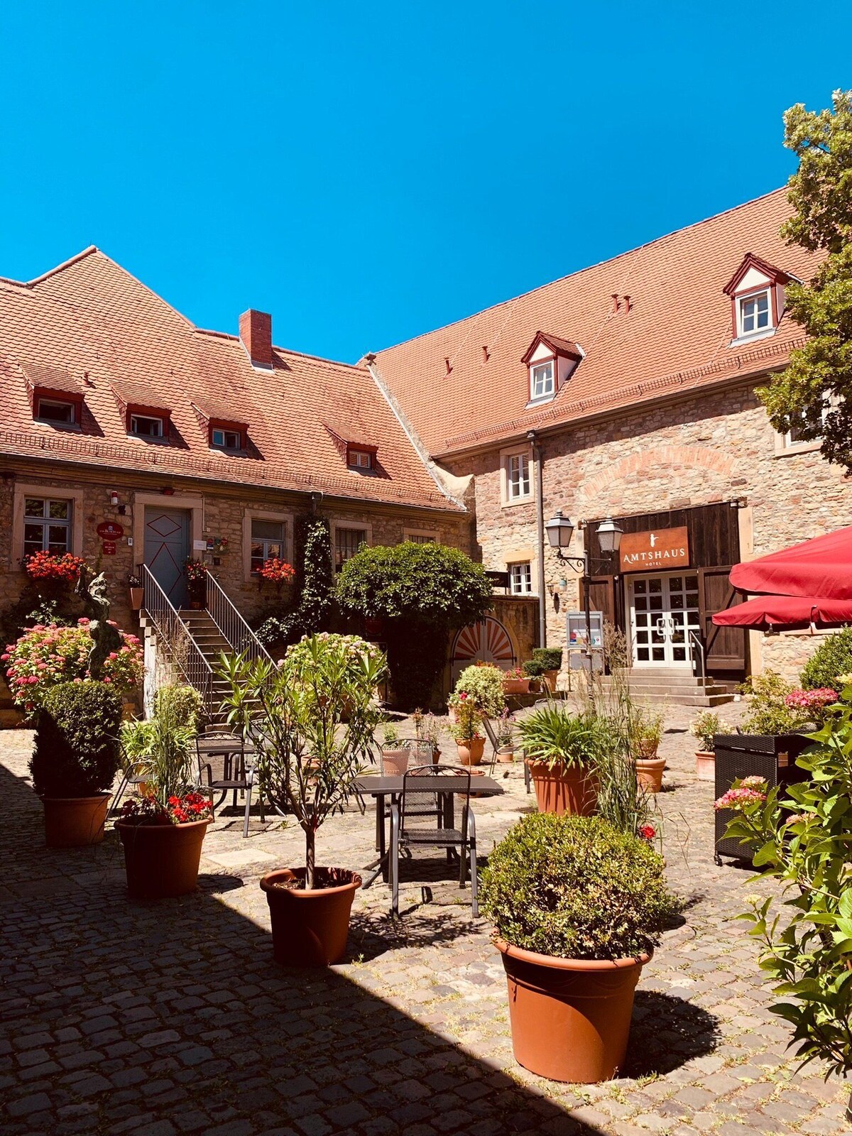 THE Hampton Hock's Nr.3 Apartment